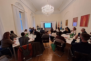 Internationale Besucher*innen bei der Volksanwaltschaft in Wien