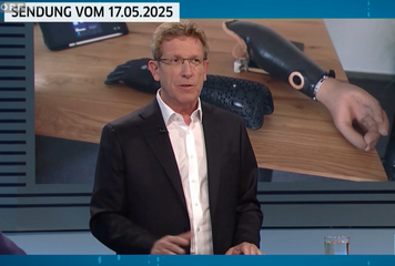 Volksanwalt Bernhard Achitz im ORF-"Bürgeranwalt"-Studio